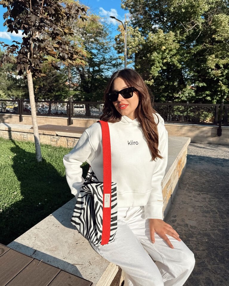 KIIRO CROP HOODIE / BEYAZ